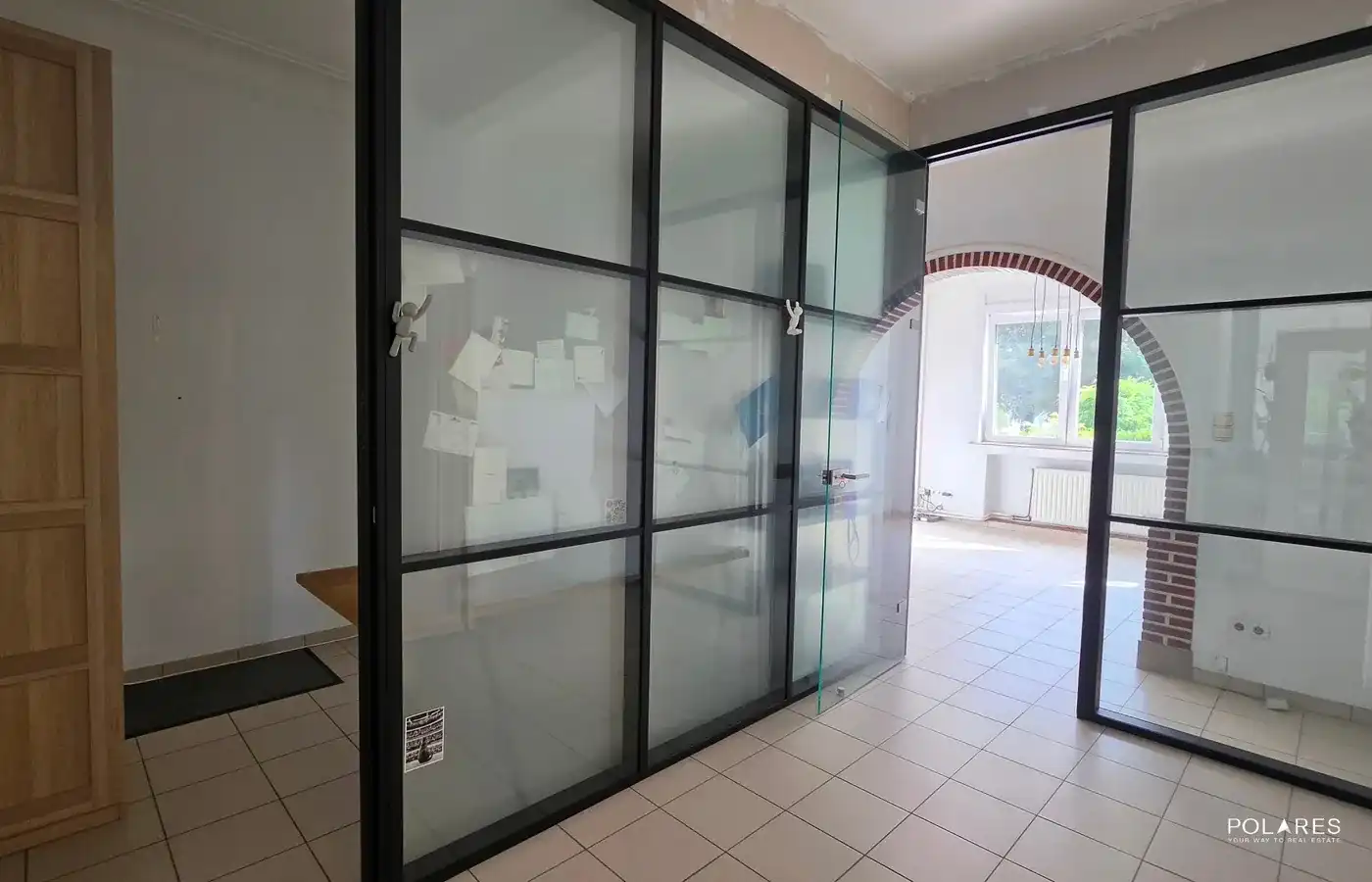 Gelijkvloers appartement met prachtige tuin én polyvalent bijgebouw! foto 6