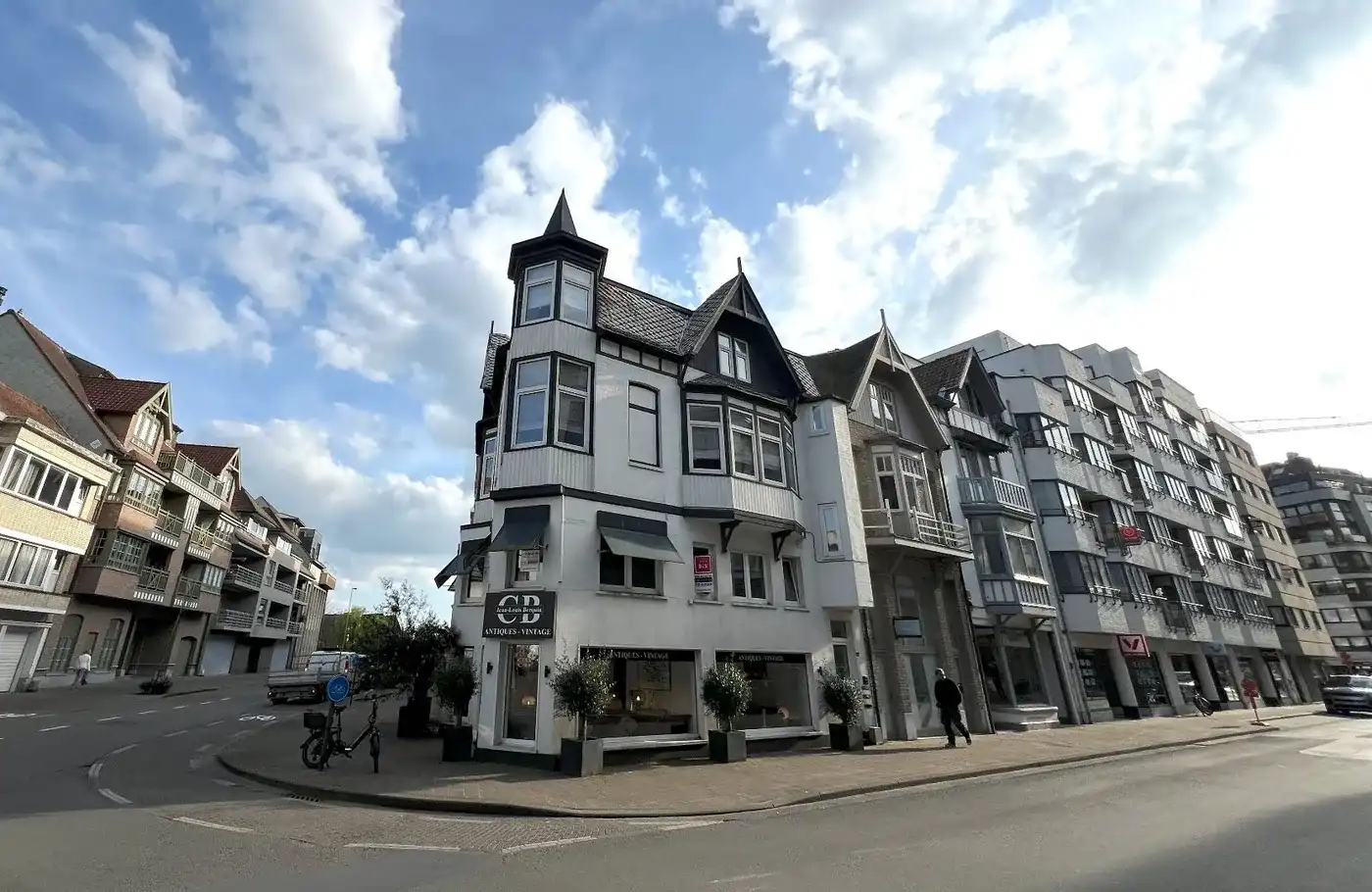Commercieel hoekpand met 2 afzonderlijke woonunits op een toplocatie in het centrum van Knokke foto 2