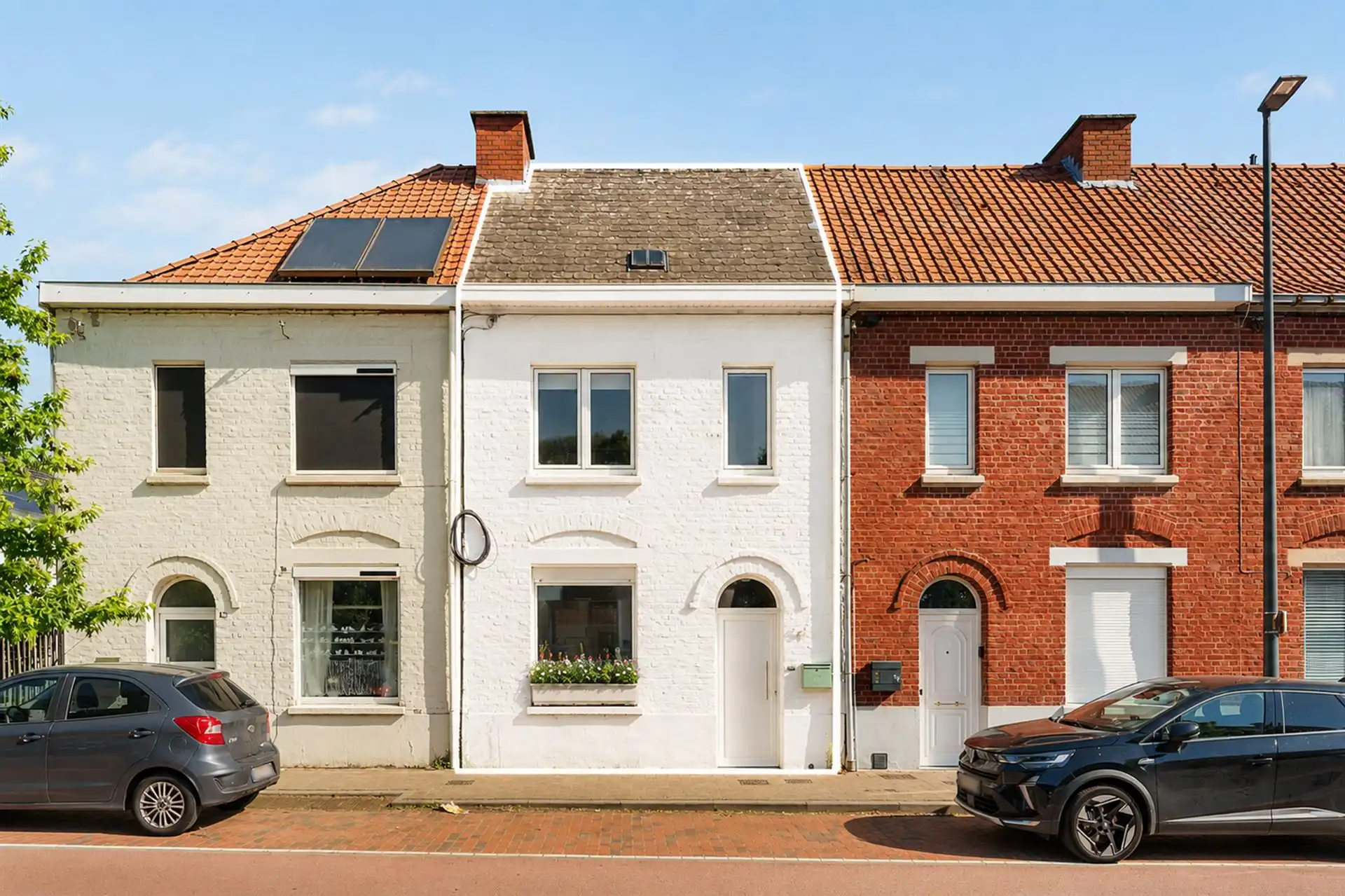 Gezellige instapklare woning met 3 slpk, koer en tuintje foto {{pictureIndex}}