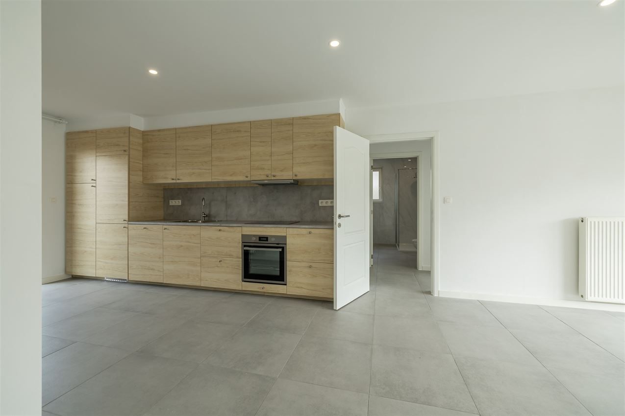 Gelijkvloers appartement, twee slpk., autostaanplaats foto 9