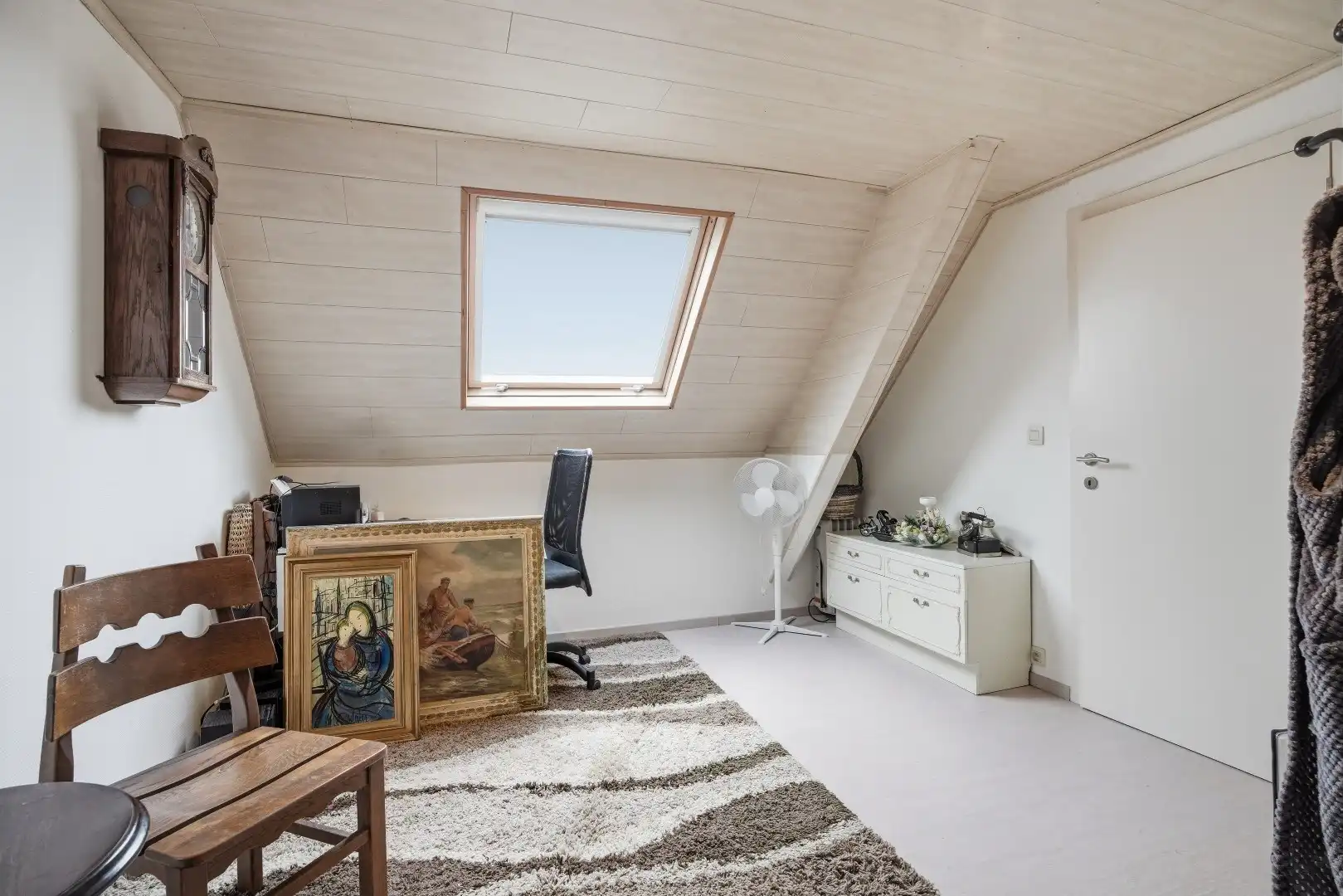 Rustig gelegen, alleenstaande woning op ruim perceel van 2210 m² foto 16