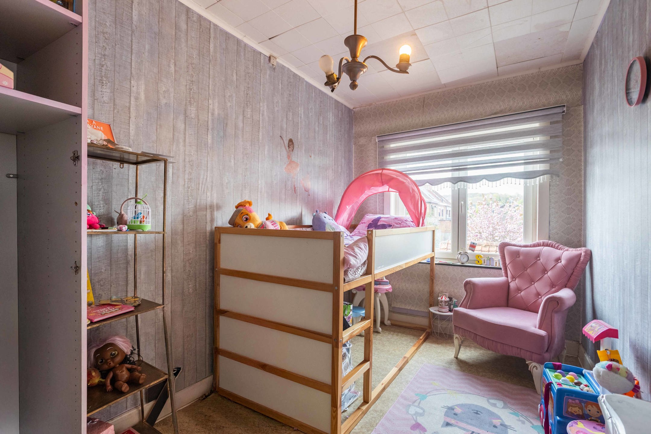 Goed gelegen 3-gevel woning met garage. foto 17