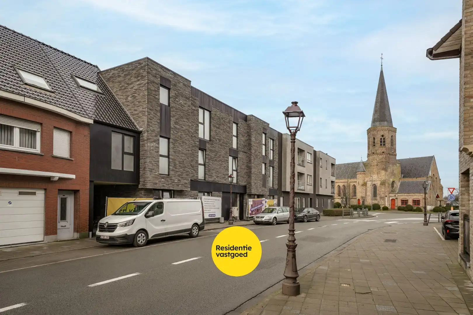 Prachtig 1-slaapkamer appartement met zonnige terras op het 1ste verdiep in residentie Victor foto {{pictureIndex}}