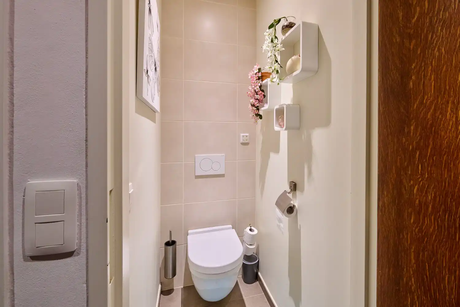 Gezellige en goed onderhouden bungalow met praktische bovenverdieping op fraai aangelegd perceel foto 13