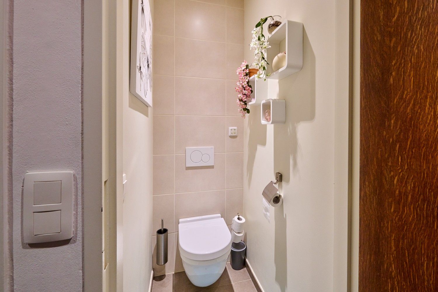 Gezellige en goed onderhouden bungalow met praktische bovenverdieping op fraai aangelegd perceel foto 13