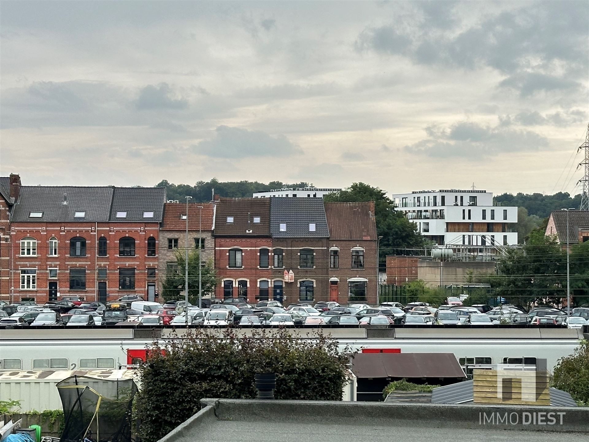 Vernieuwde stadswoning met tuin foto 25