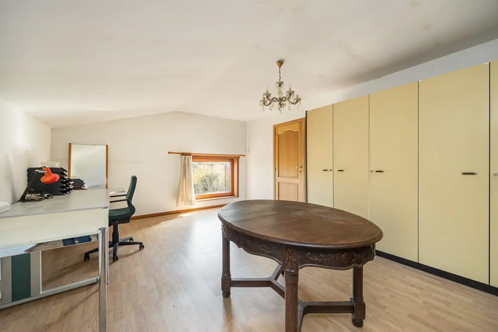 Vrijstaande woning met veel ruimte, omgeven door groen. foto 17