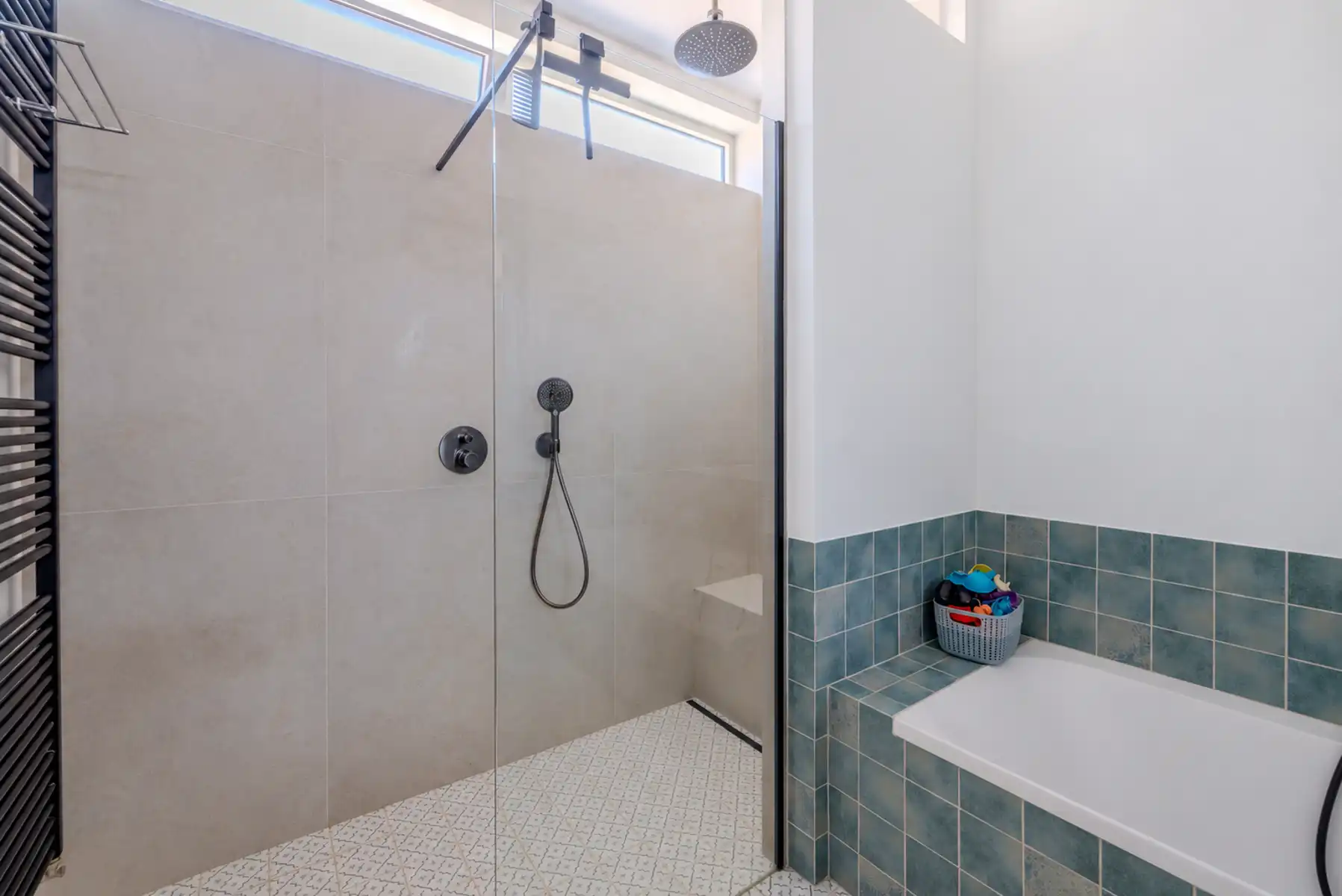 Gerenoveerde woning met tuin via servitude bereikbaar met 3 slpks foto 11