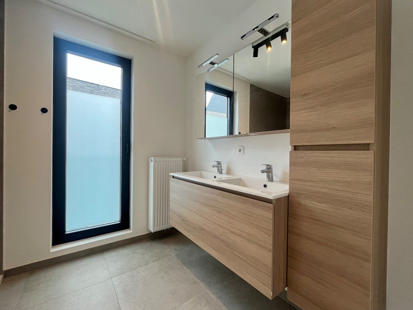 Nieuwbouwappartement met 2 slaapkamers, groot terras en een garage foto 5