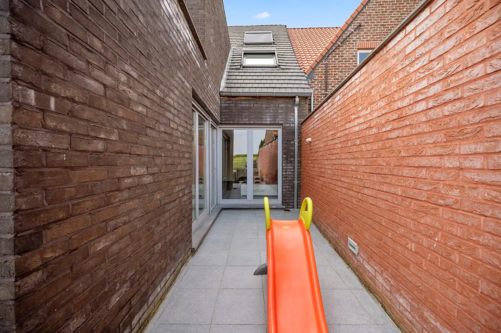 Mooie instapklare woning met tuin, terras, garage en 4 slpks foto 24