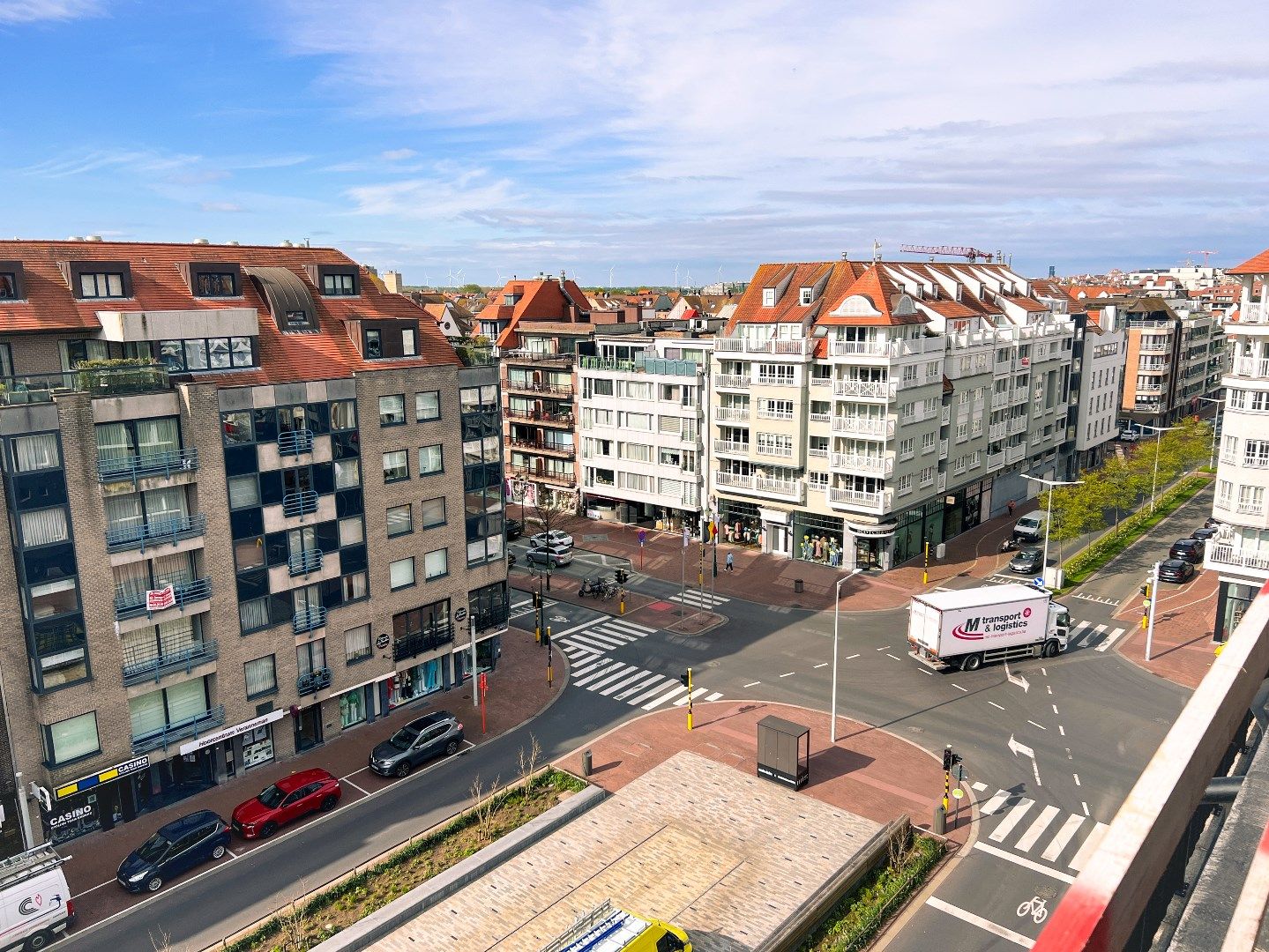 Nieuw duplex dakappartement met open zicht op het vernieuwde Burg. Fr. Desmidtplein.  foto 4