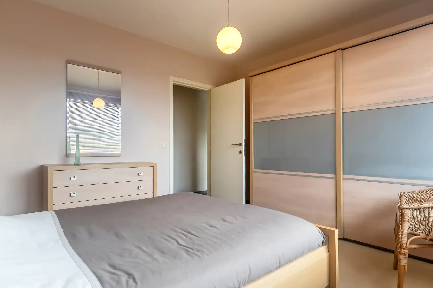 Lichtrijk appartement met autostaanplaats en prachtig zicht foto 24