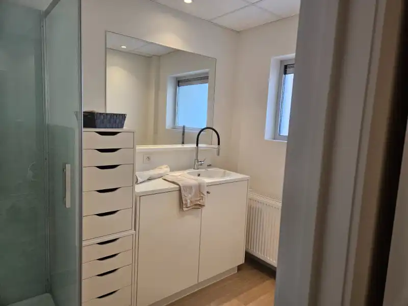 Te koop : instapklaar appartement in centrum Roeselare met 1 slpk ! foto 3