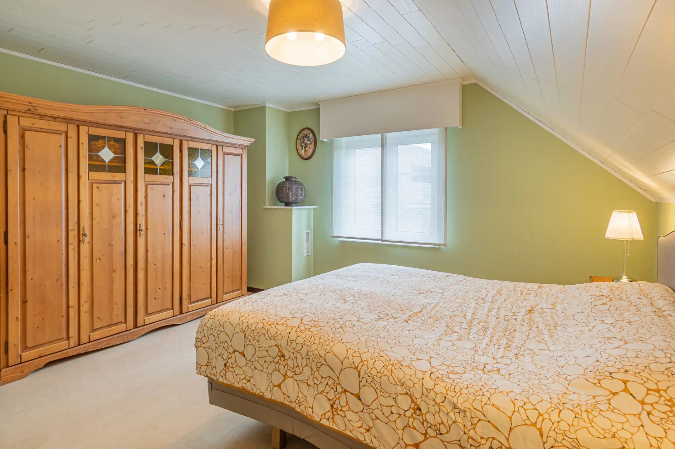 Gezinswoning in landelijke stijl in doodlopende straat foto 12