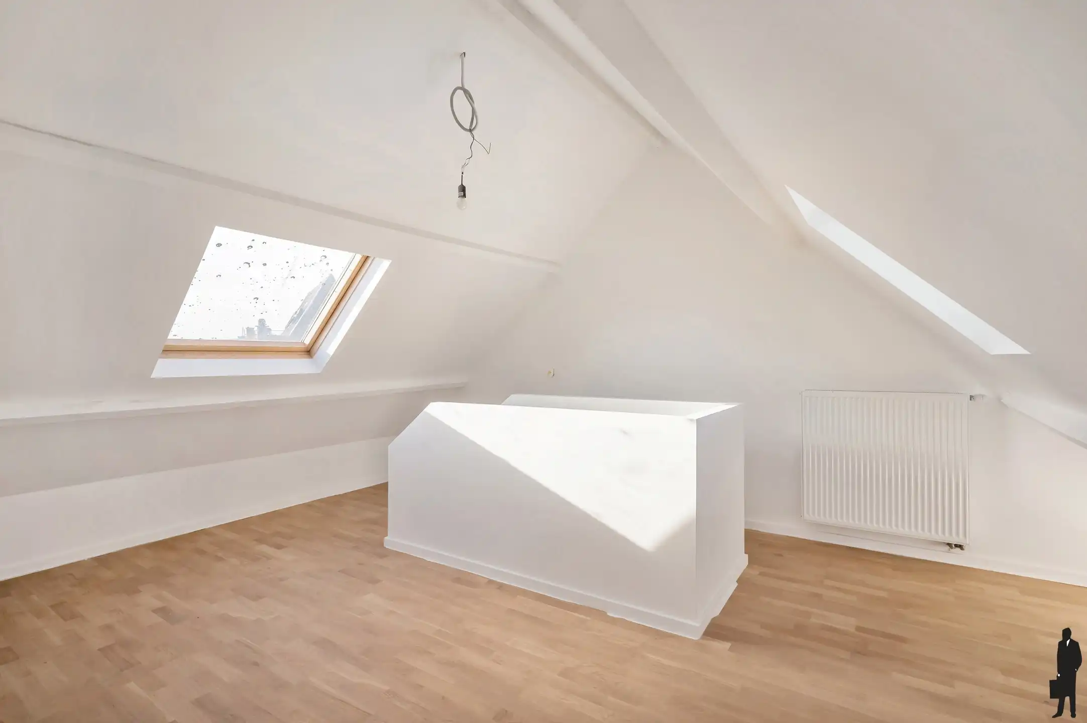 Handelsgelijkvloers met gerenoveerde triplex in het centrum! foto 23