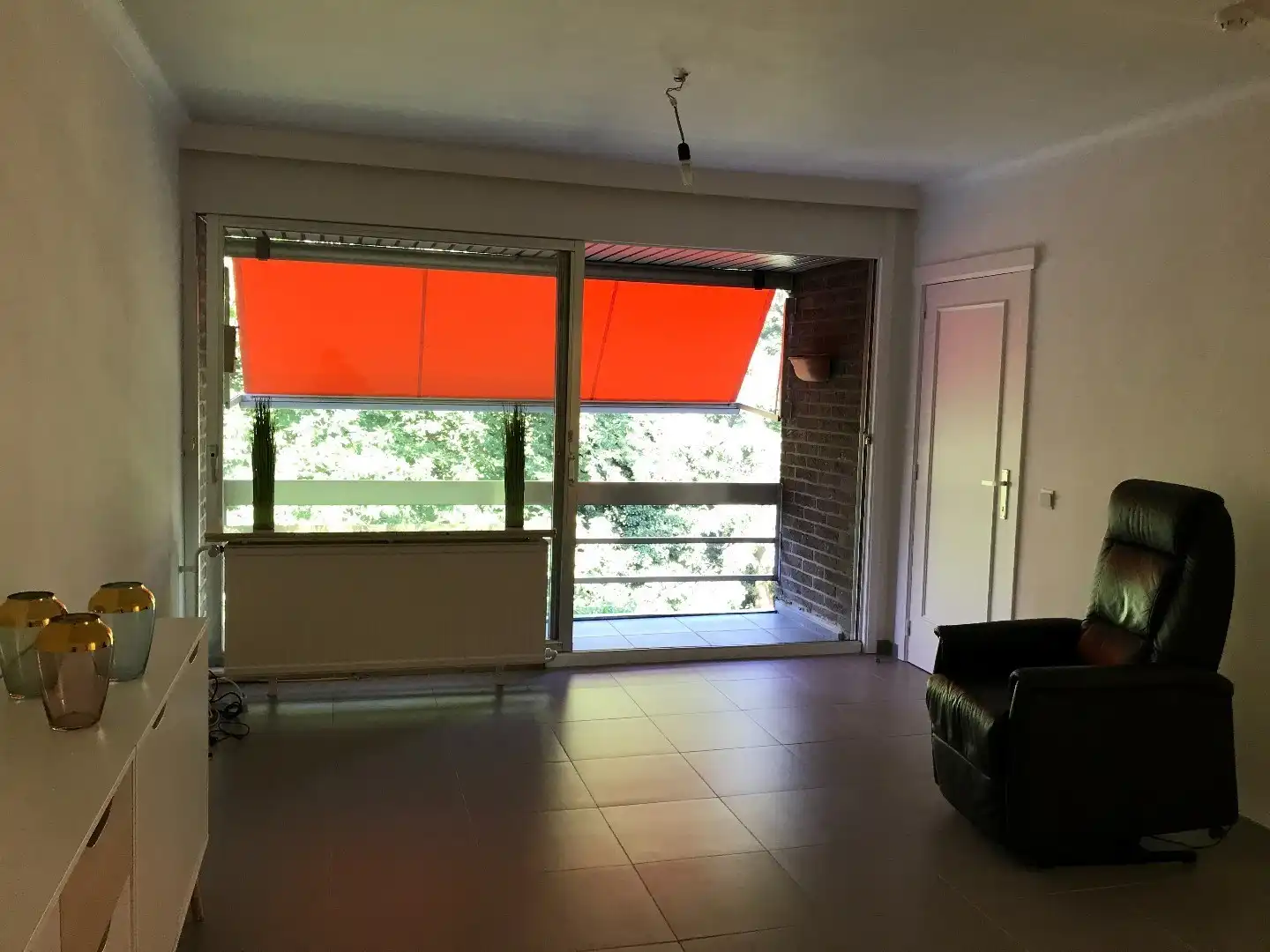 Gerenoveerde serviceflat midden het groen in Assebroek. foto 21