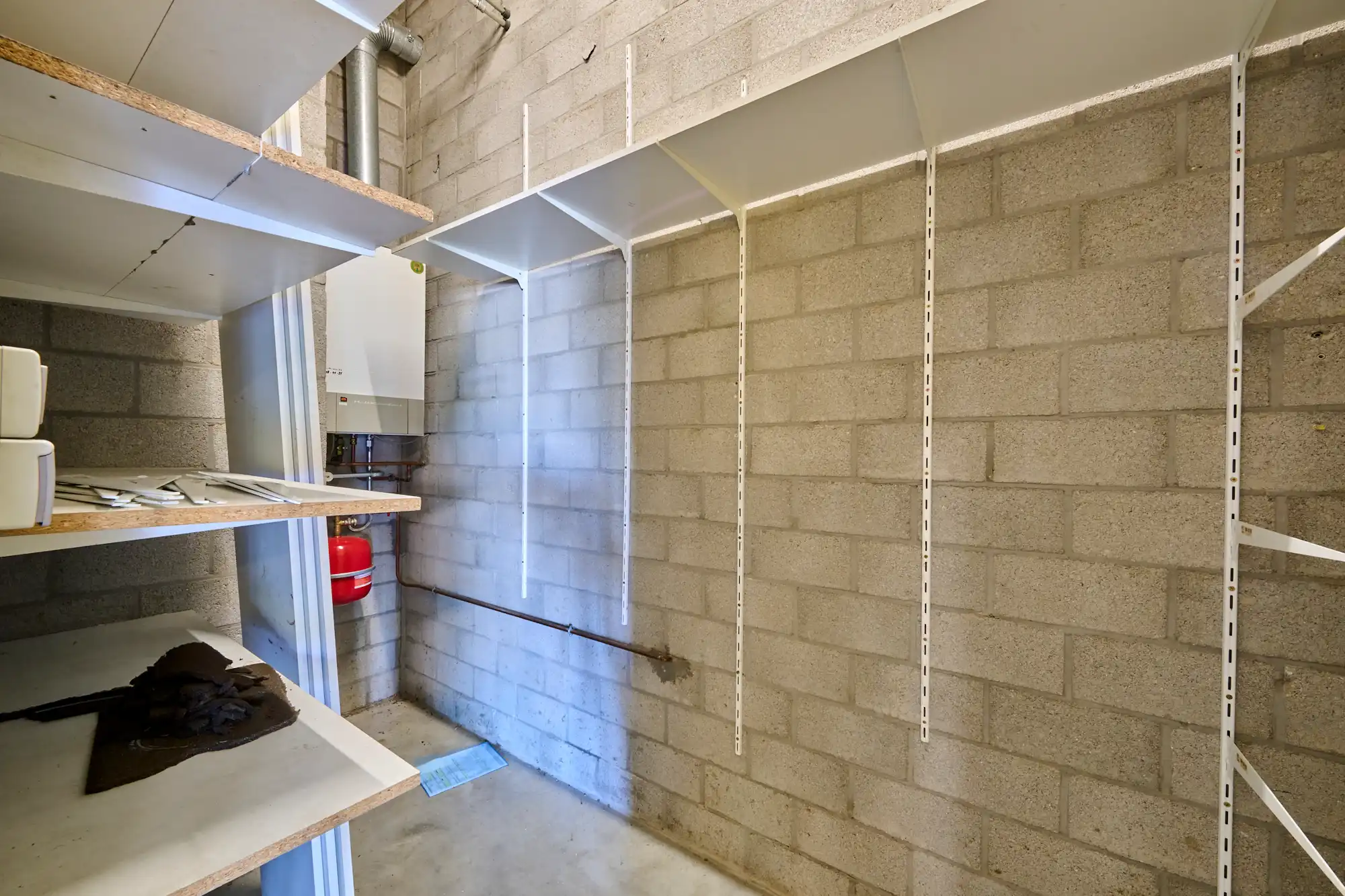 TE KOOP Dilsen-Stokkem: bedrijfsgebouw met appartementen foto 17