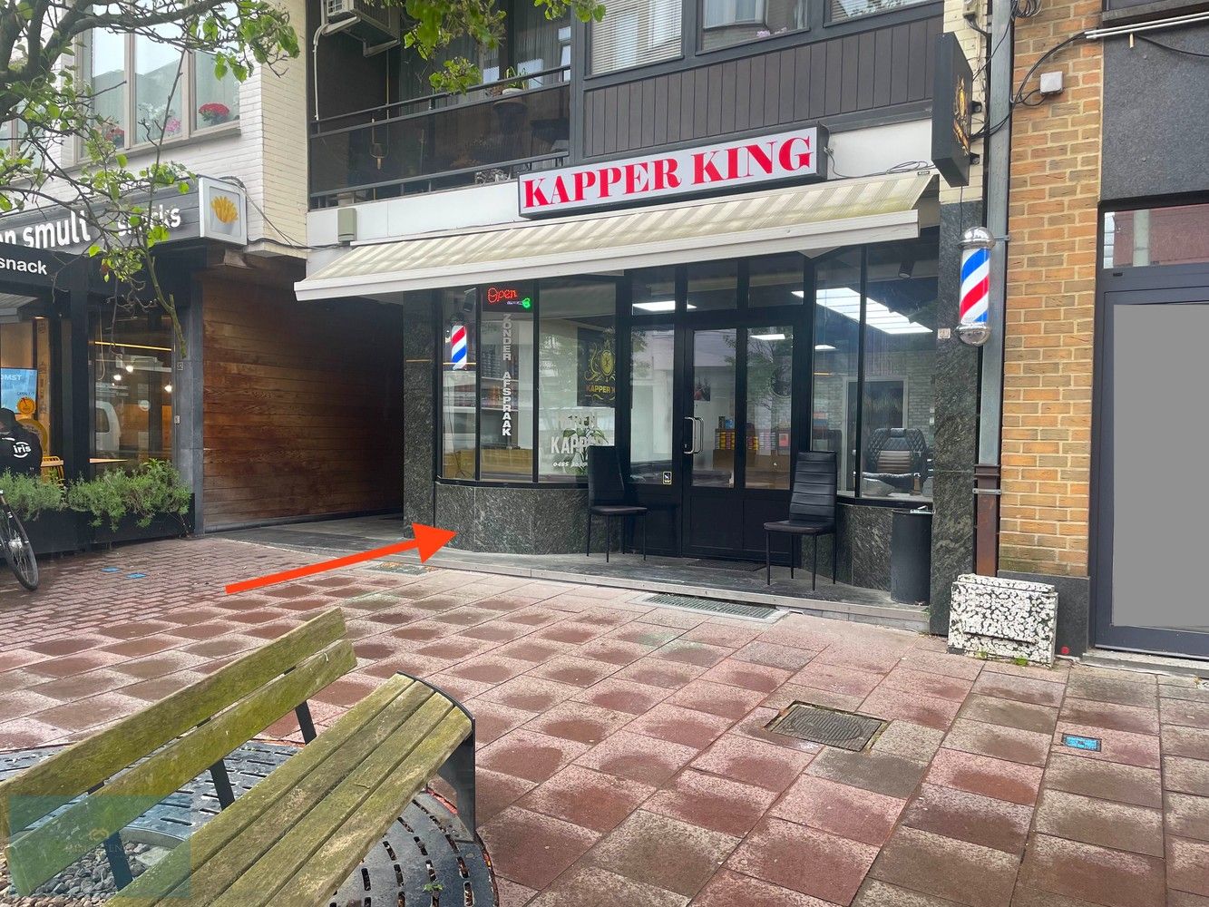 Handelspand met topzichtbaarheid in centrum Genk foto {{pictureIndex}}