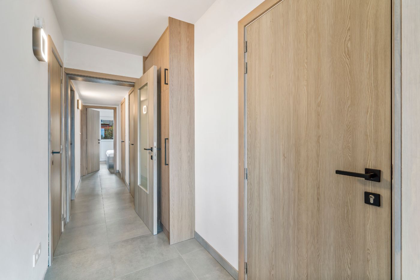 Gelijkvloers appartement met 3 slaapkamers en frontaal zeezicht inclusief garage foto 11