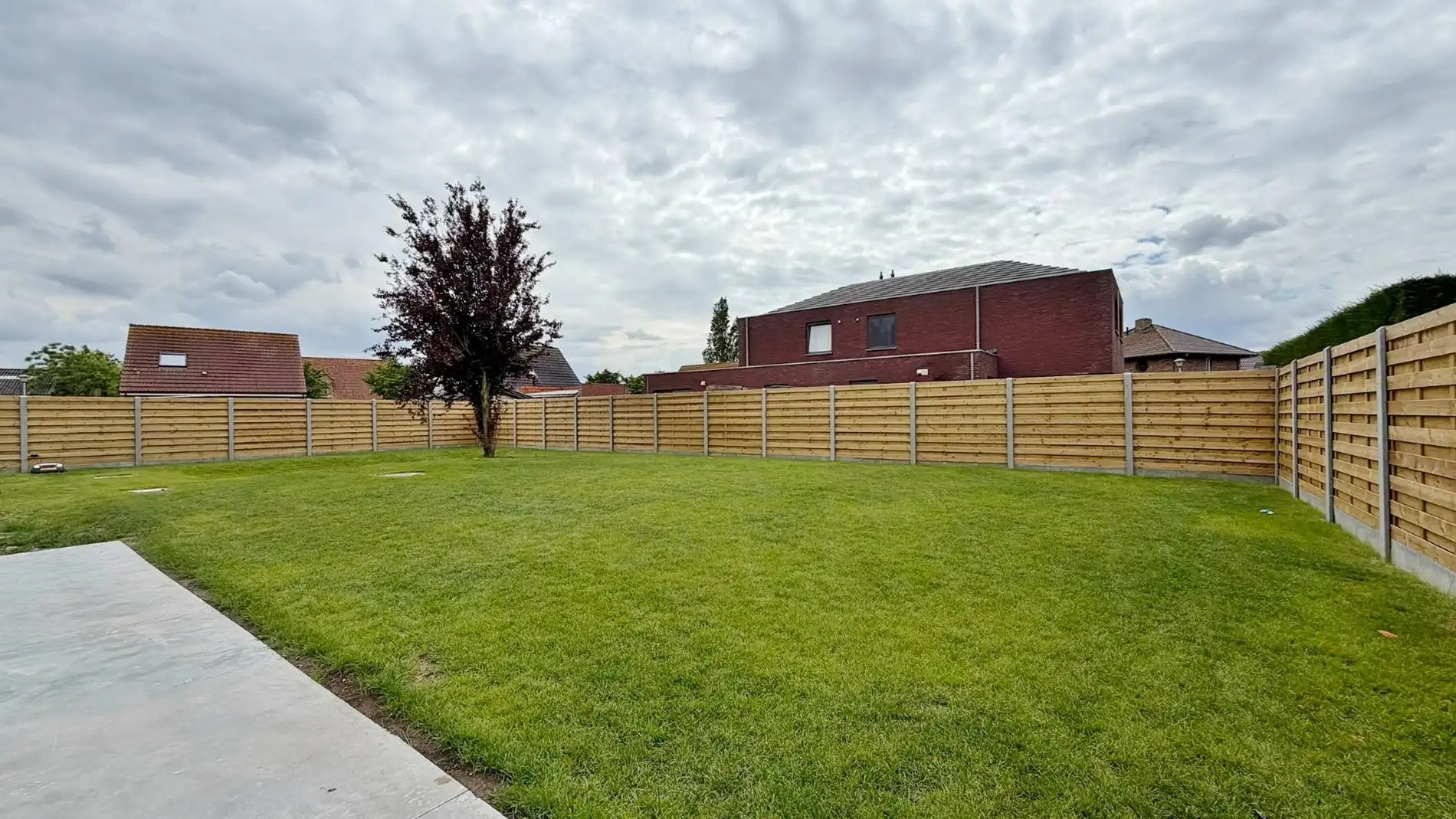 Zeer ruime nieuwbouwwoning in de dorpskern van Noordschote met grote garage en tuin.  foto 20