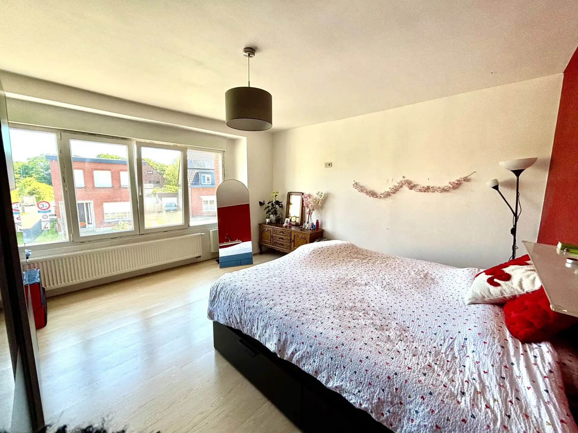 Instapklare halfopen bebouwing met 4 slaapkamers, garage en zonnige tuin foto 9