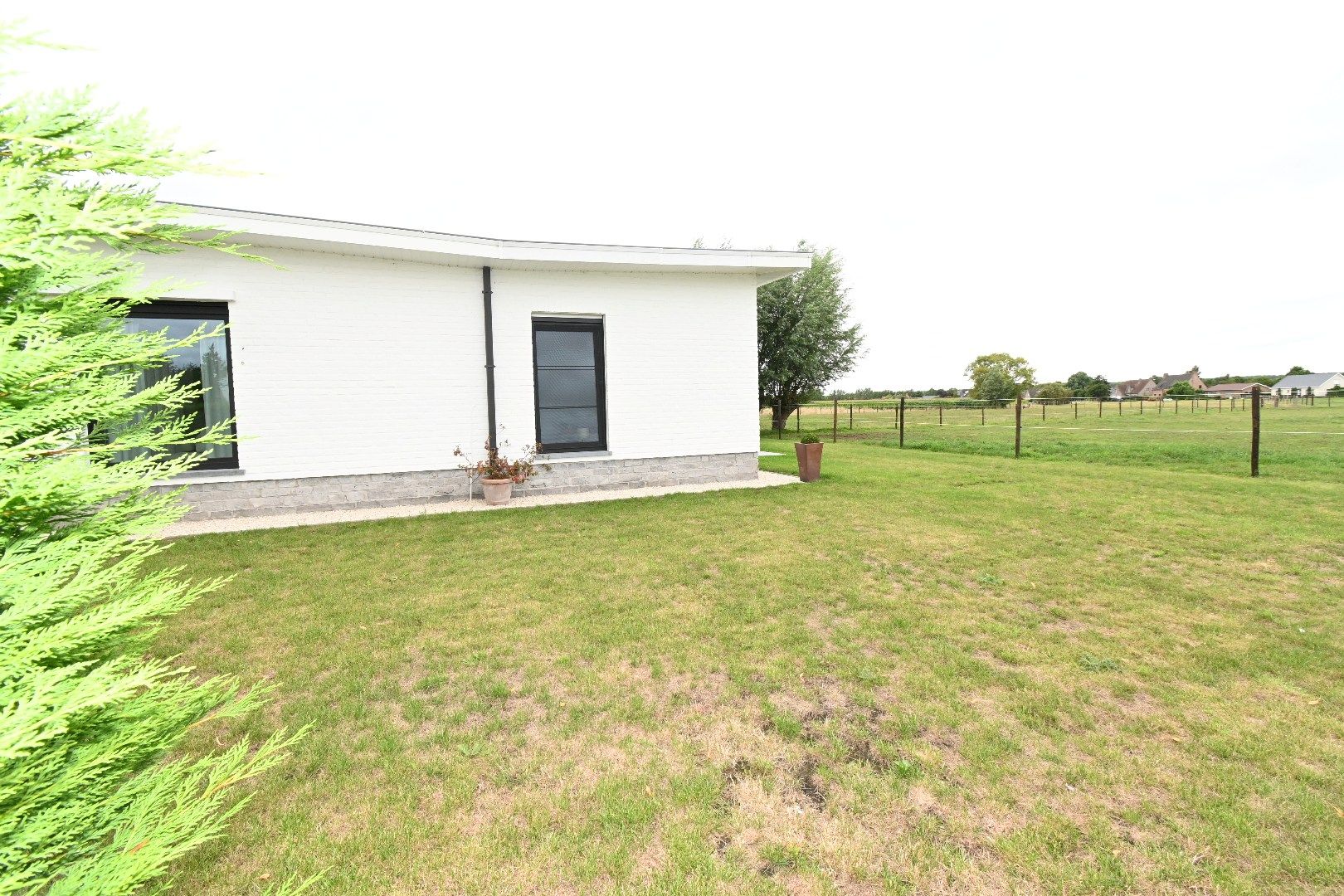 Alleenstaande bungalow met garage en tuin te Maldegem foto 19