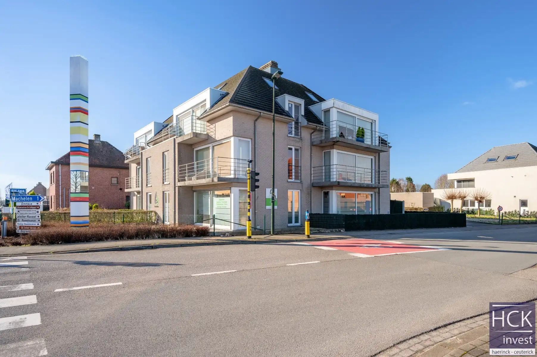 ZULTE (Machelen) - Lichtrijk en ruim gelijkvloersappartement + terras foto {{pictureIndex}}