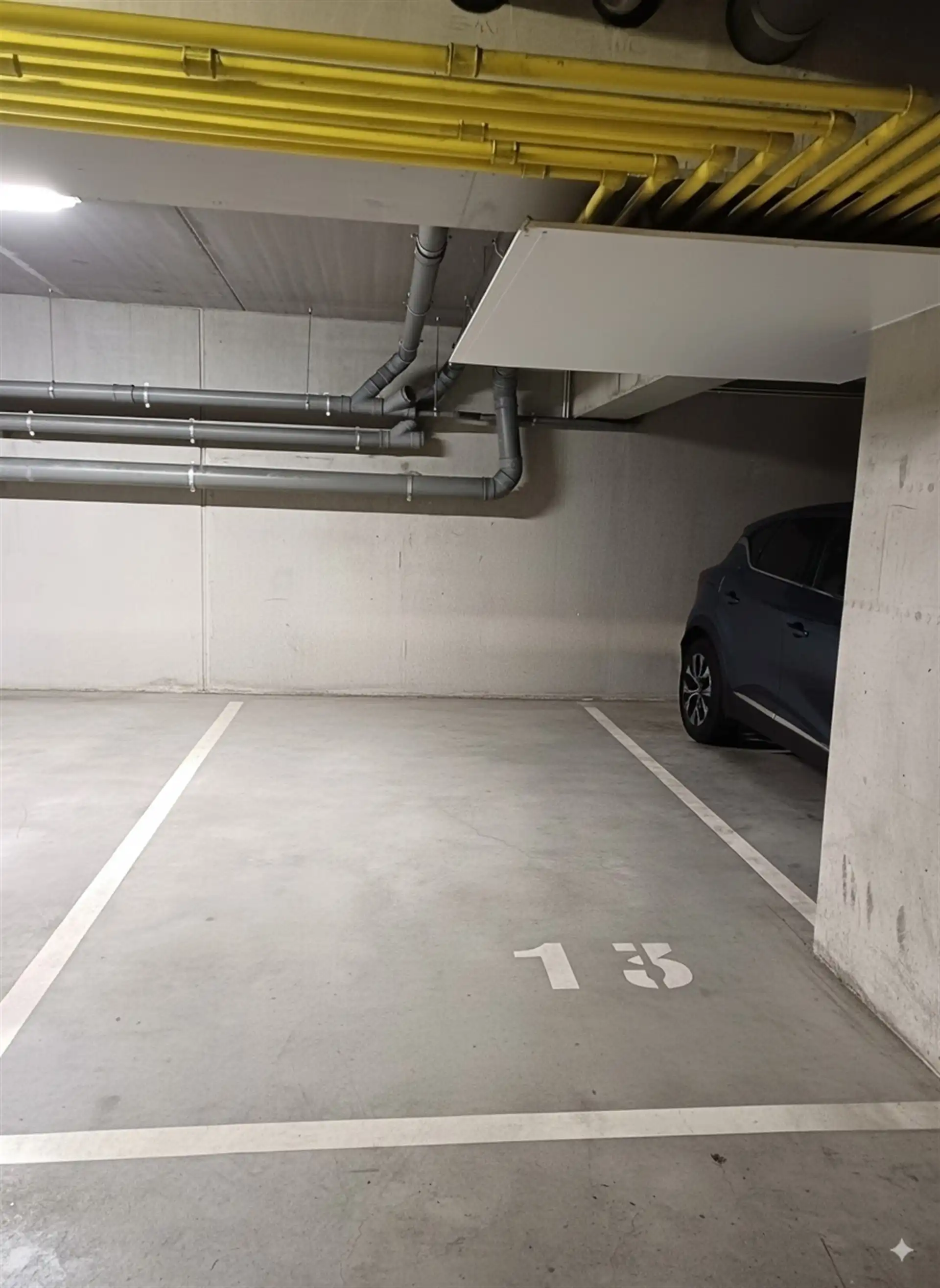 Ruime gemeubileerde studio met parkeerplaats en kelder foto 12