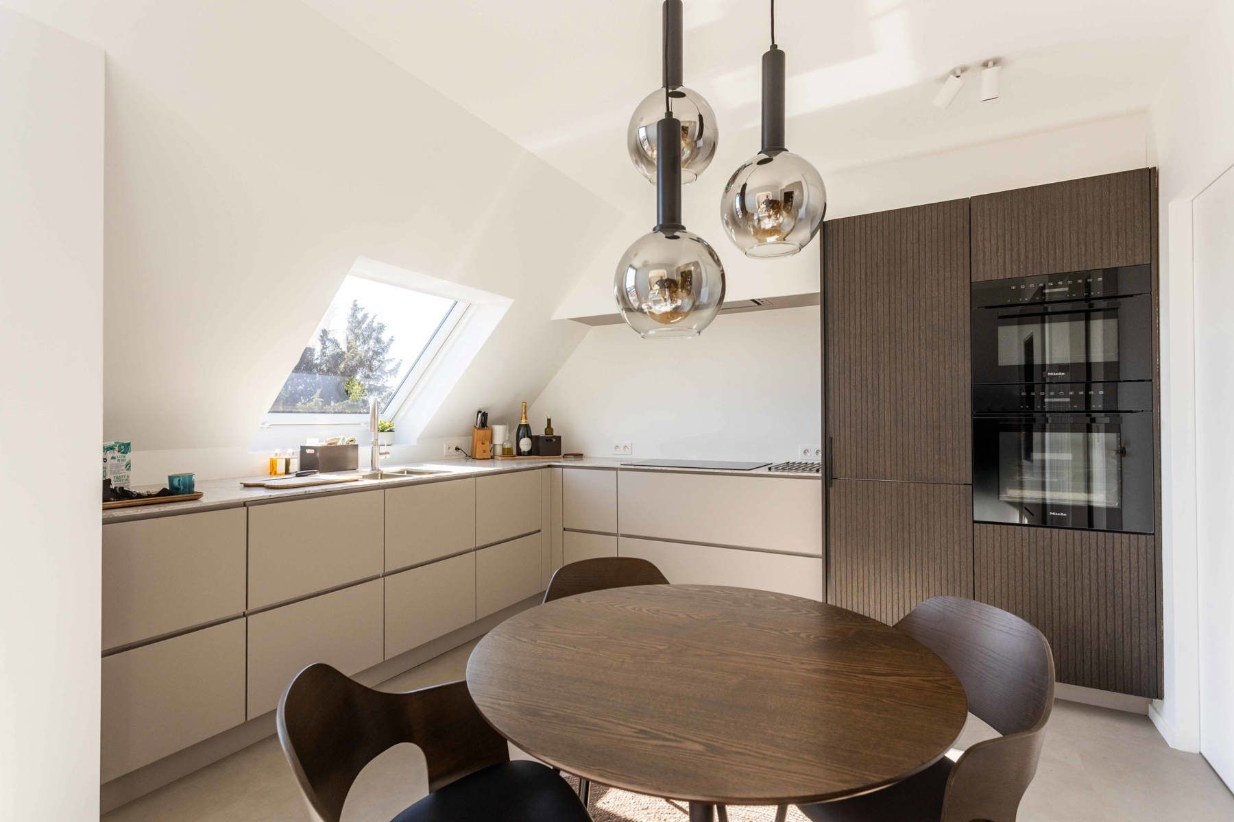 Ruim en Lichtrijk Duplex Appartement (212m²) op Toplocatie foto 8