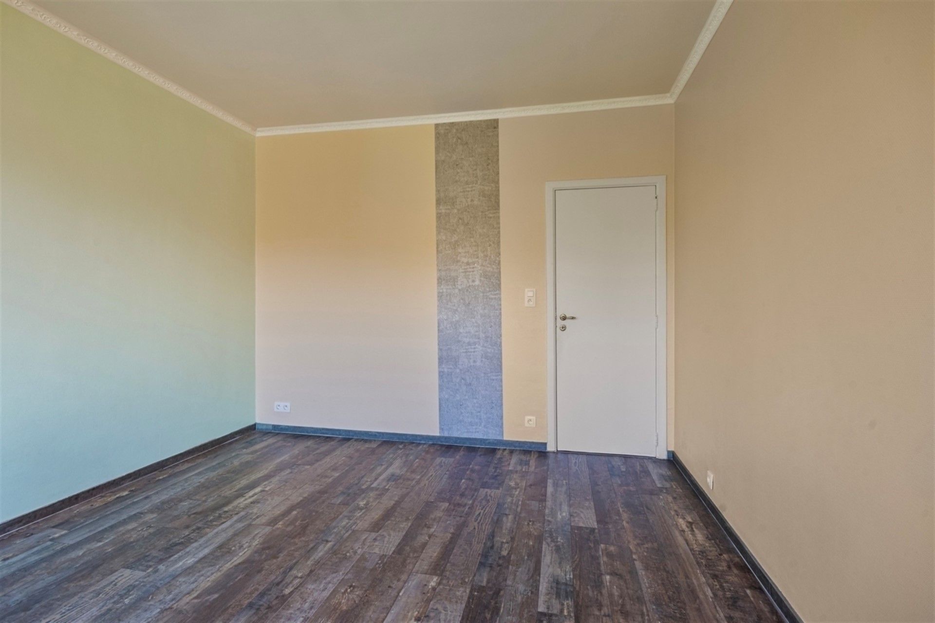 Ruime gerenoveerde villa met 4 slaapkmaers in residentiele wijk foto 11