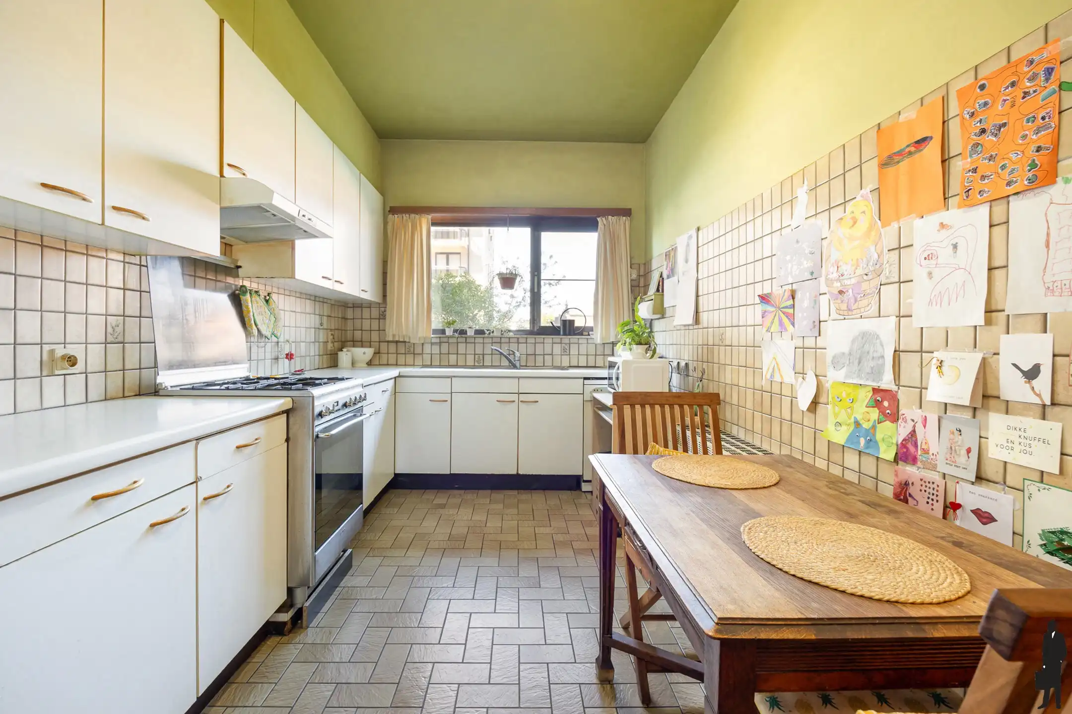 Ruim gelijkvloers hoekappartement met tuin en grote garage foto 4