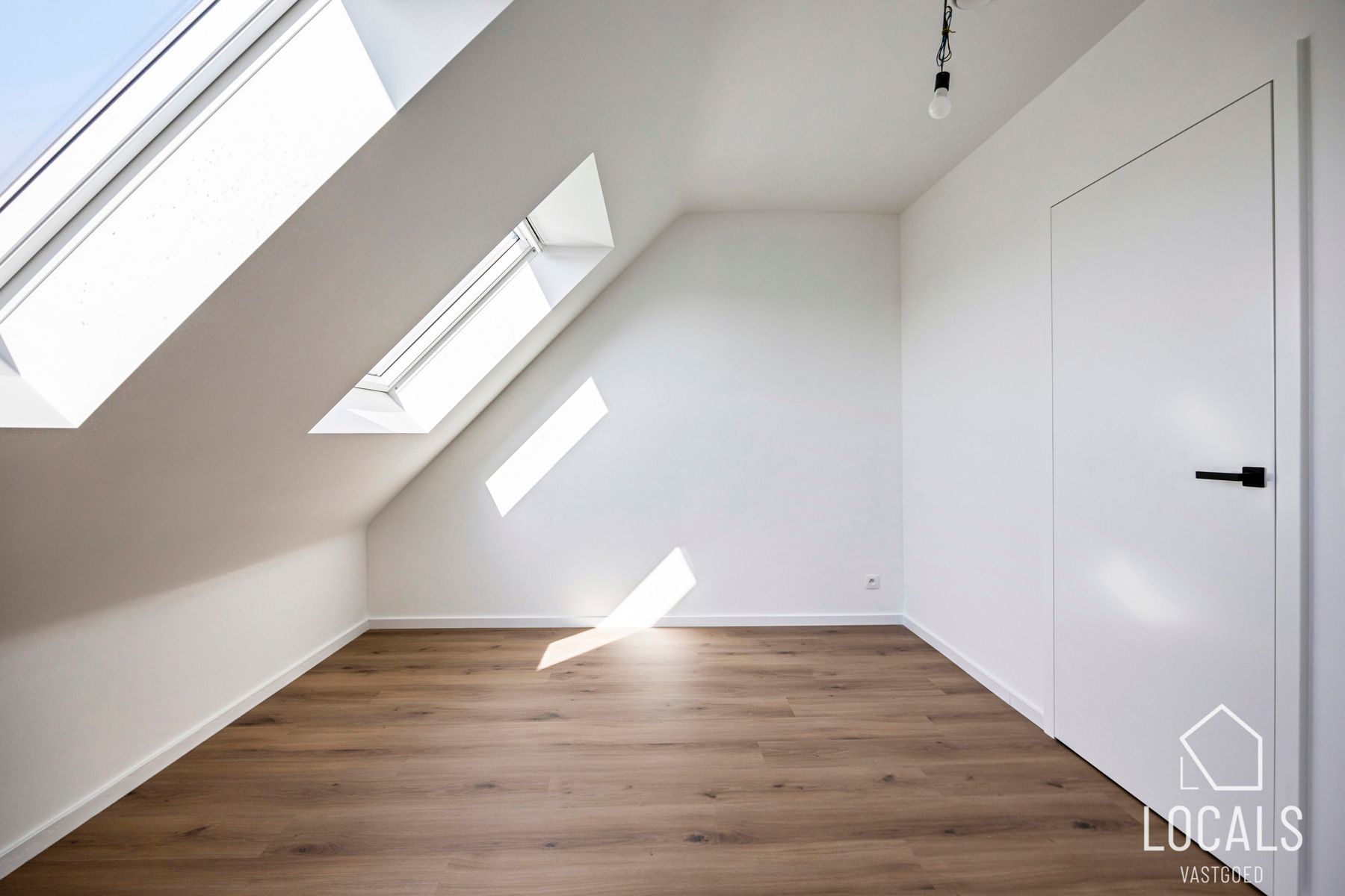 Modern en ruim duplexappartement met zonnig terras foto 16