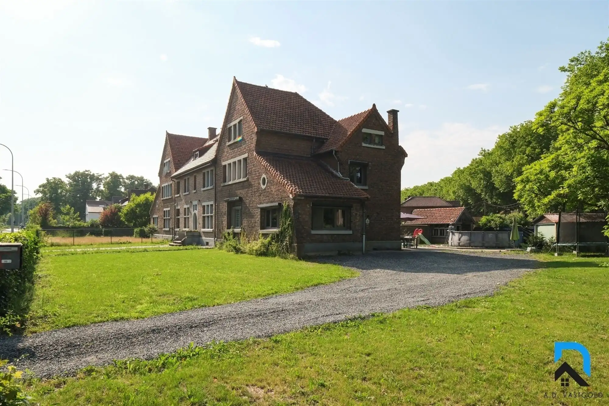 Woning met 5 slaapkamers op riant hoekperceel foto 25