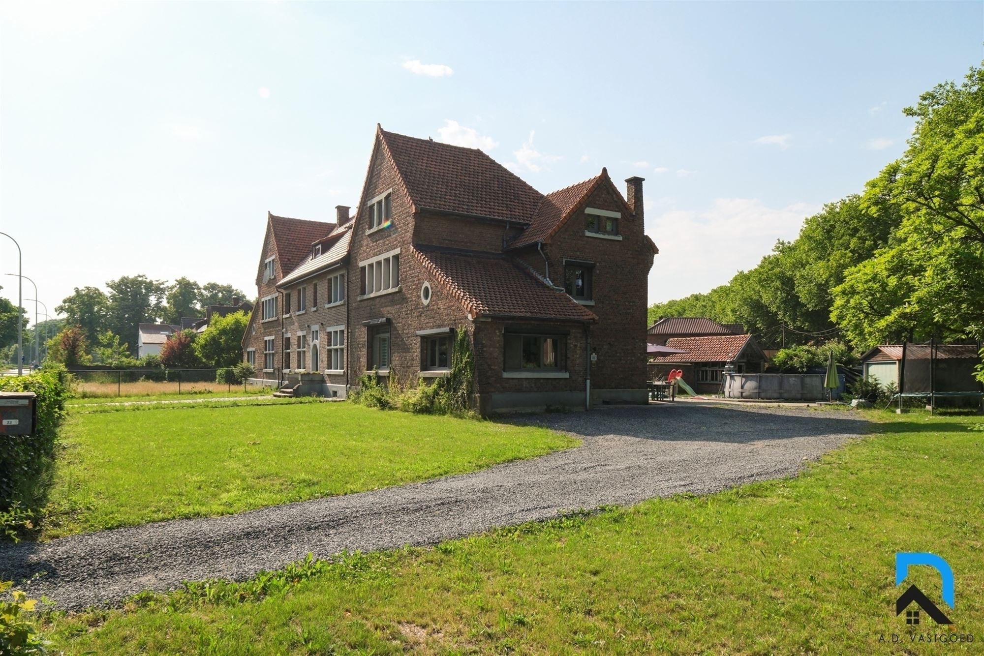 Woning met 5 slaapkamers op riant hoekperceel foto 25