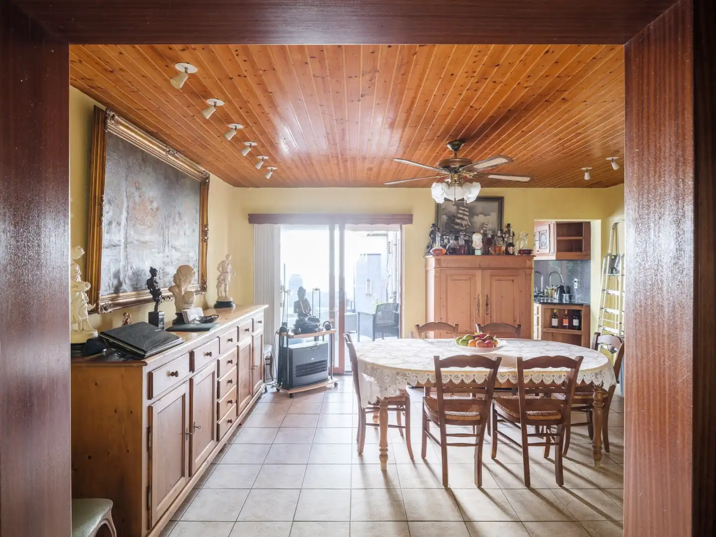 Huis met vier slaapkamers en stadskoer in Ledeberg foto 3