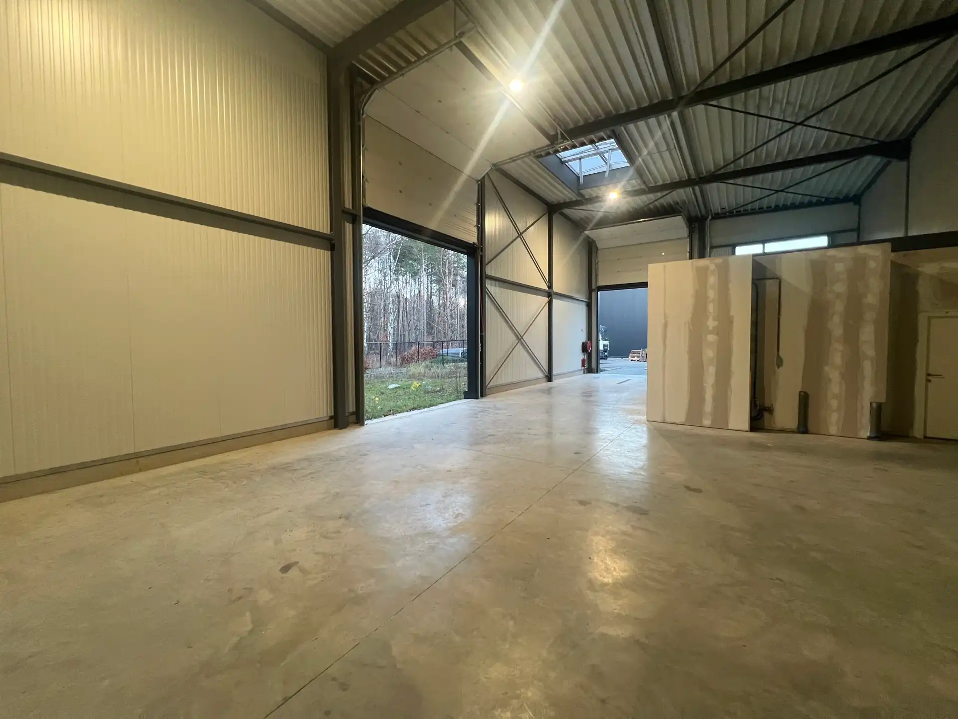 Recente kmo-unit (220m²) met buitenterrein foto 5