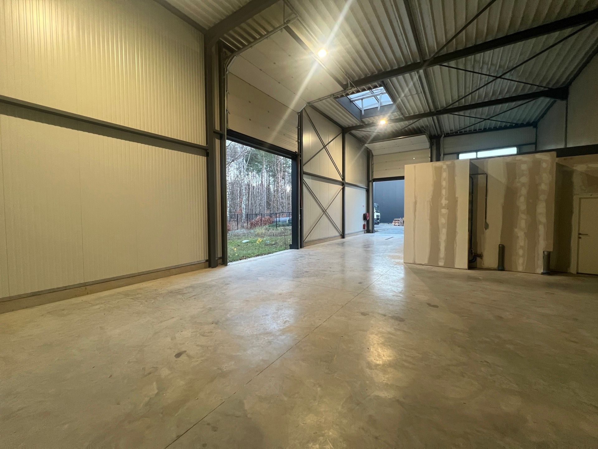 Recente kmo-unit (220m²) met buitenterrein foto 5