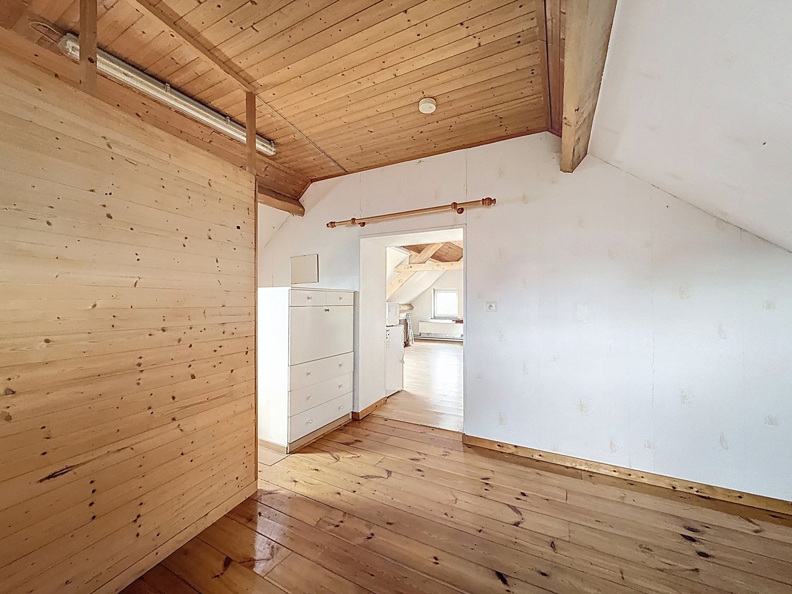 Woning mét hangaars en tuin foto 27