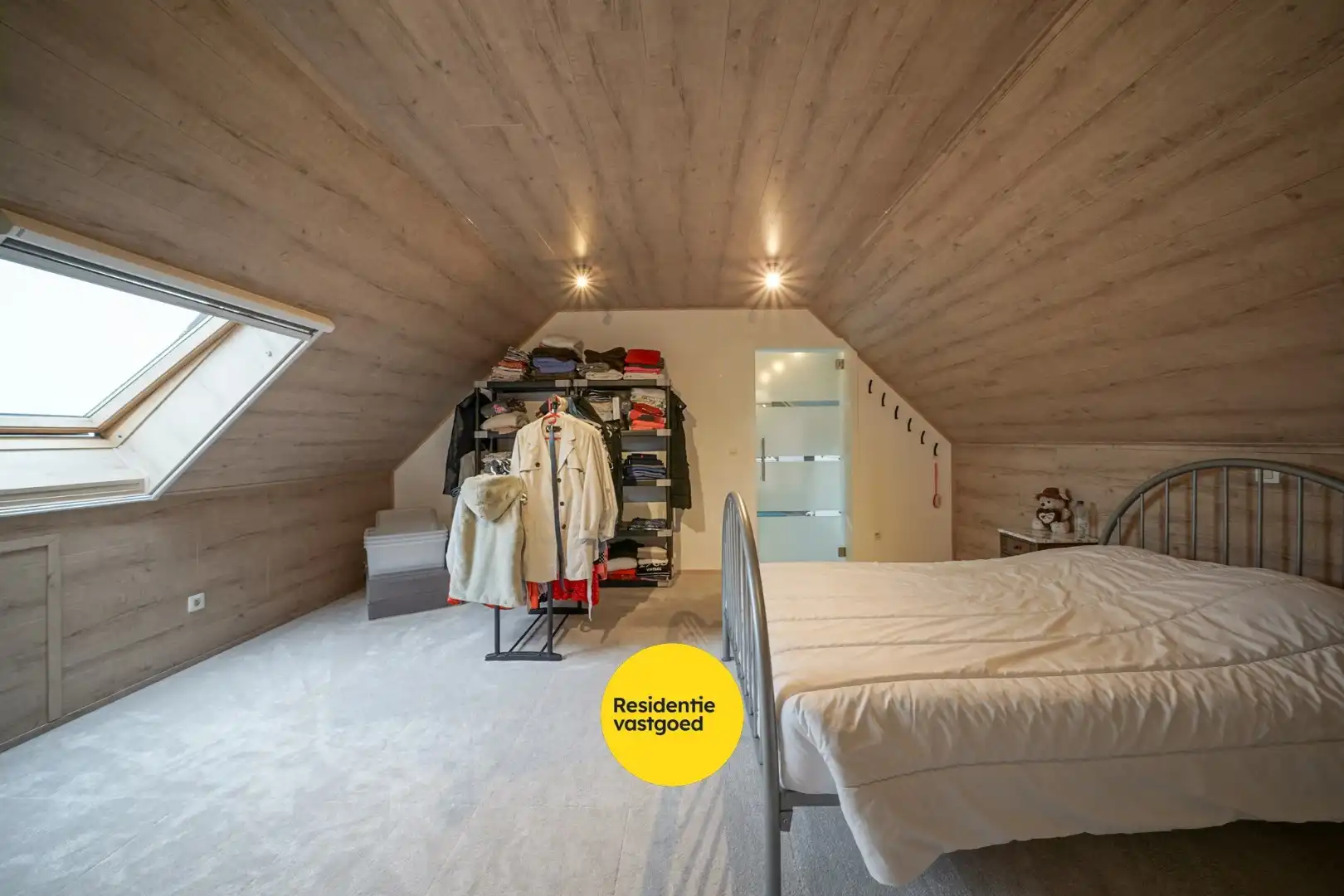 Alleenstaande woning op ruim perceel met vernieuwd woongedeelte en loods (80 m²) foto 16