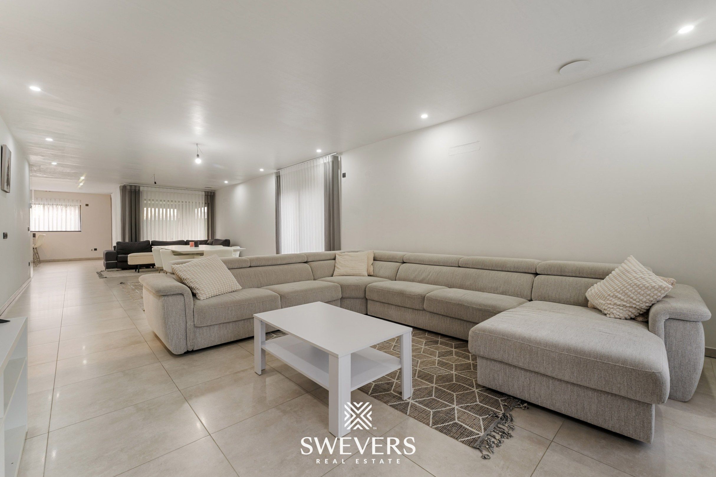 Luxe BEN-villa met uitzonderlijke lichtinval en privacy in Heusden-Zolder foto 3