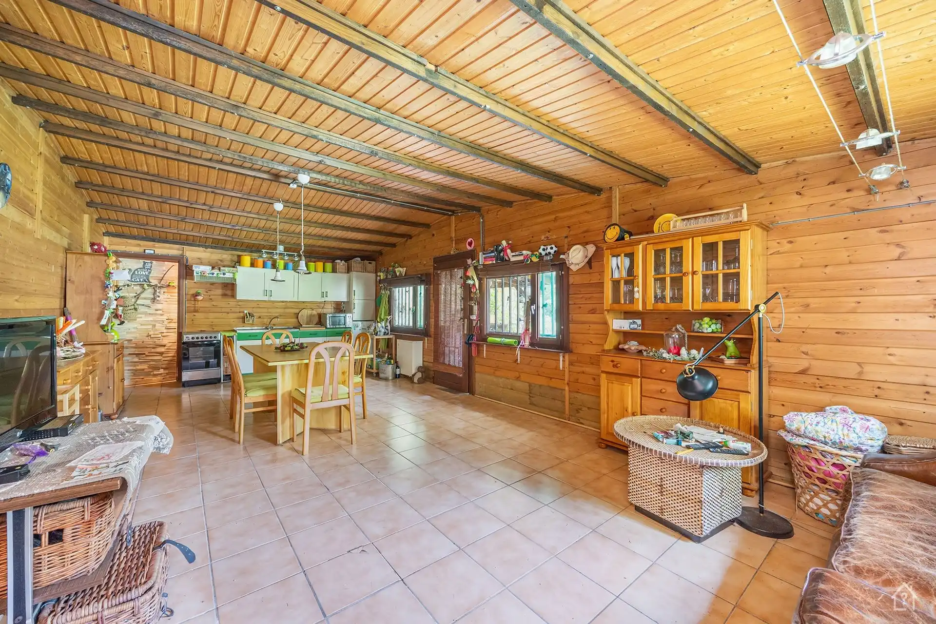 Vakantiechalet op prive perceel met idylische eigen vijver foto 4