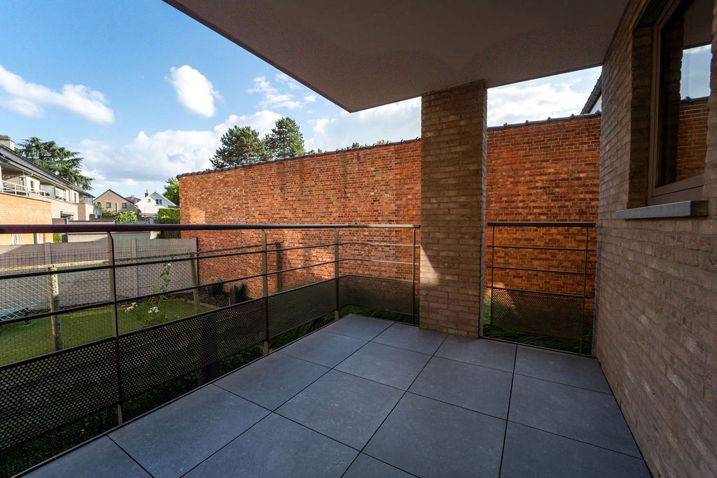 GUNSTIG GELEGEN 2 SLAAPKAMER APPARTEMENT 94 M² MET ONDERGRONDSE AUTOSTANDPLAATS EN KELDERBERGING IN HET CENTRUM VAN ZOLDER foto 21