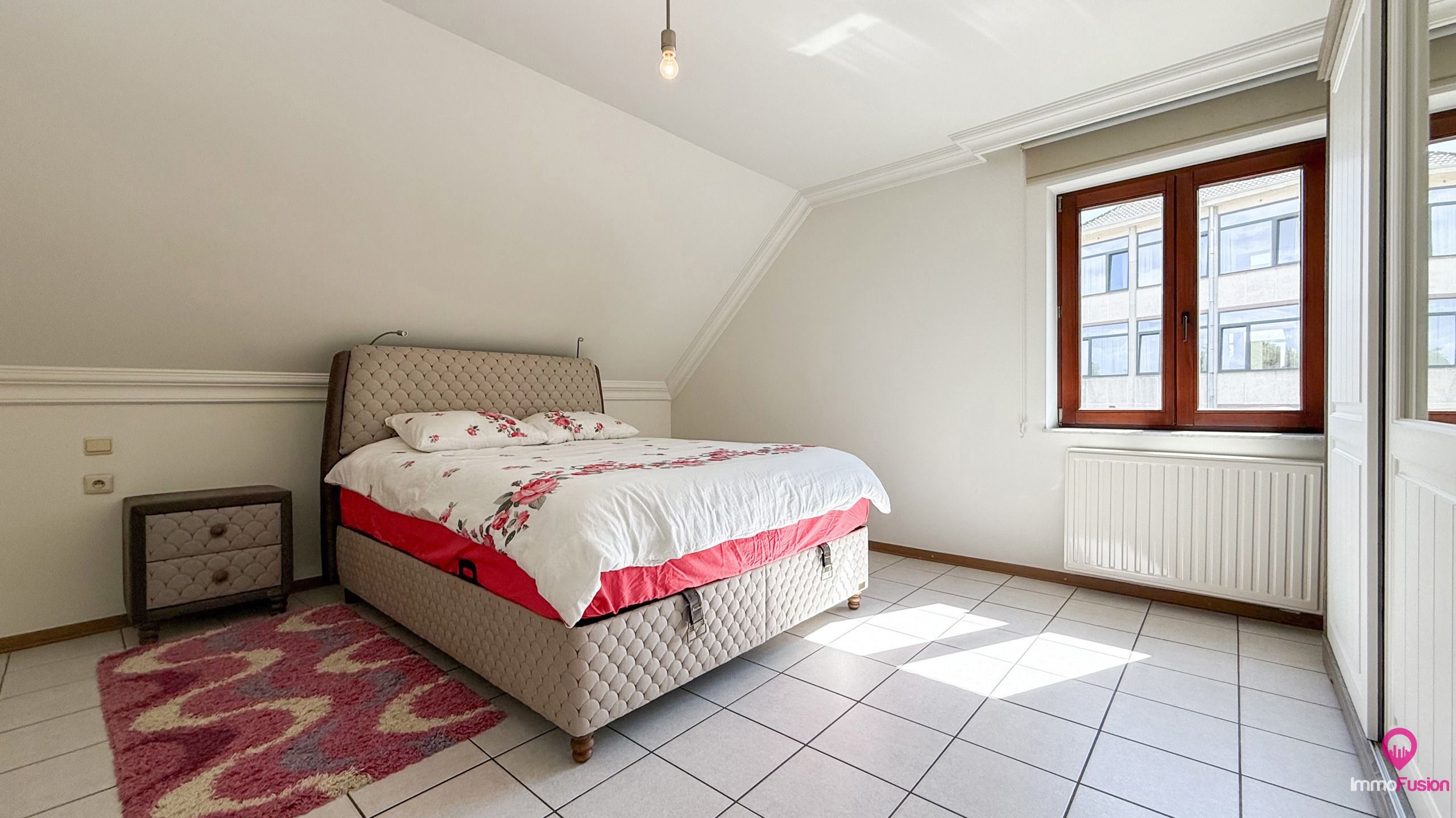 Verrassend ruime woning met 4 slaapkamers en grote tuin!  foto 34