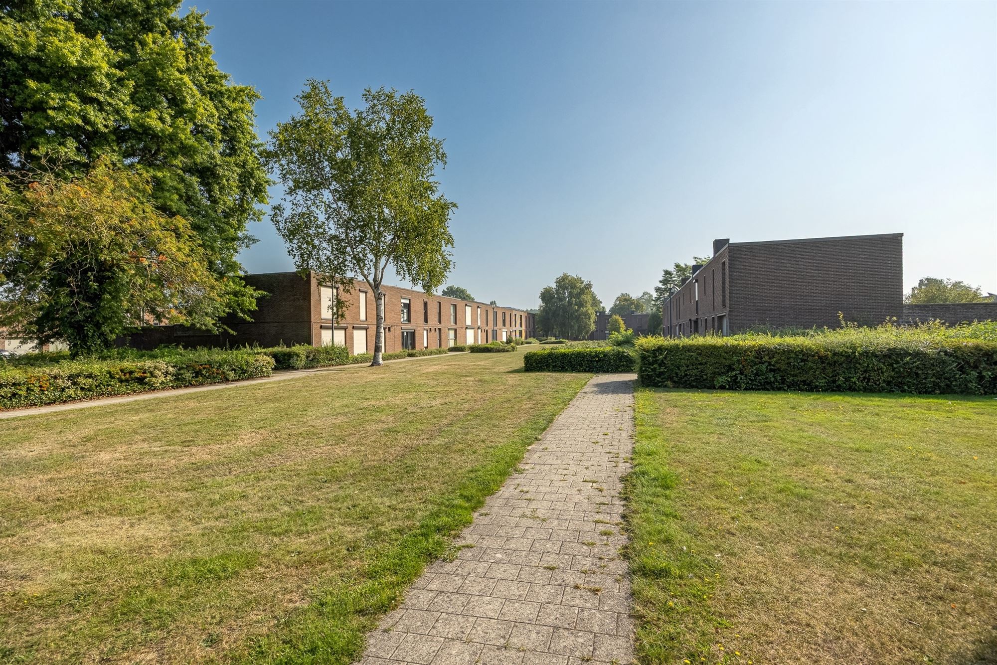 Halfopen gezinswoning met 4 slaapkamers foto 27