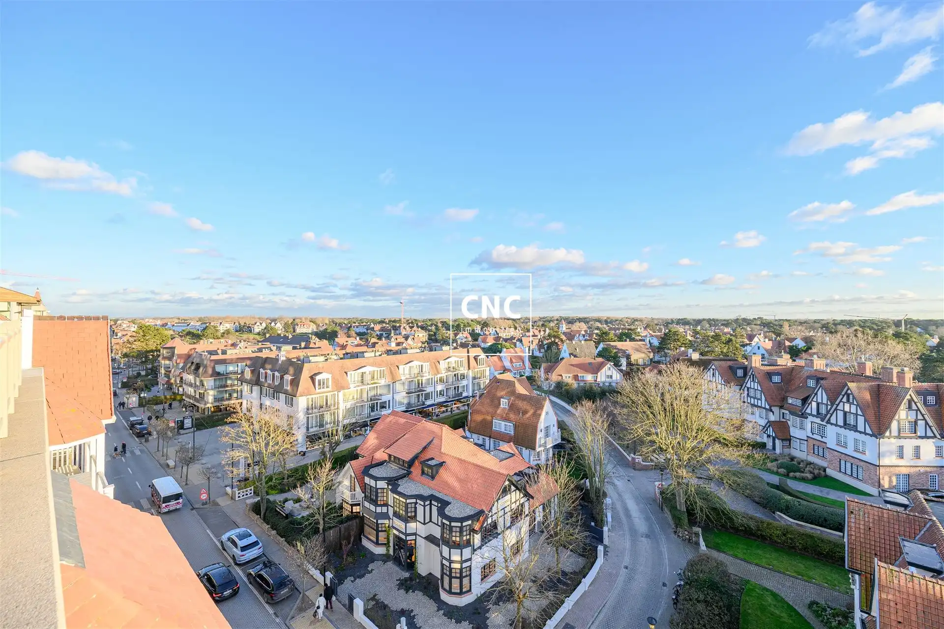 Exceptioneel nieuwbouw duplex-appartement in het hart van het Zoute met prachtig zicht op de typische Zoute-gevels foto 2