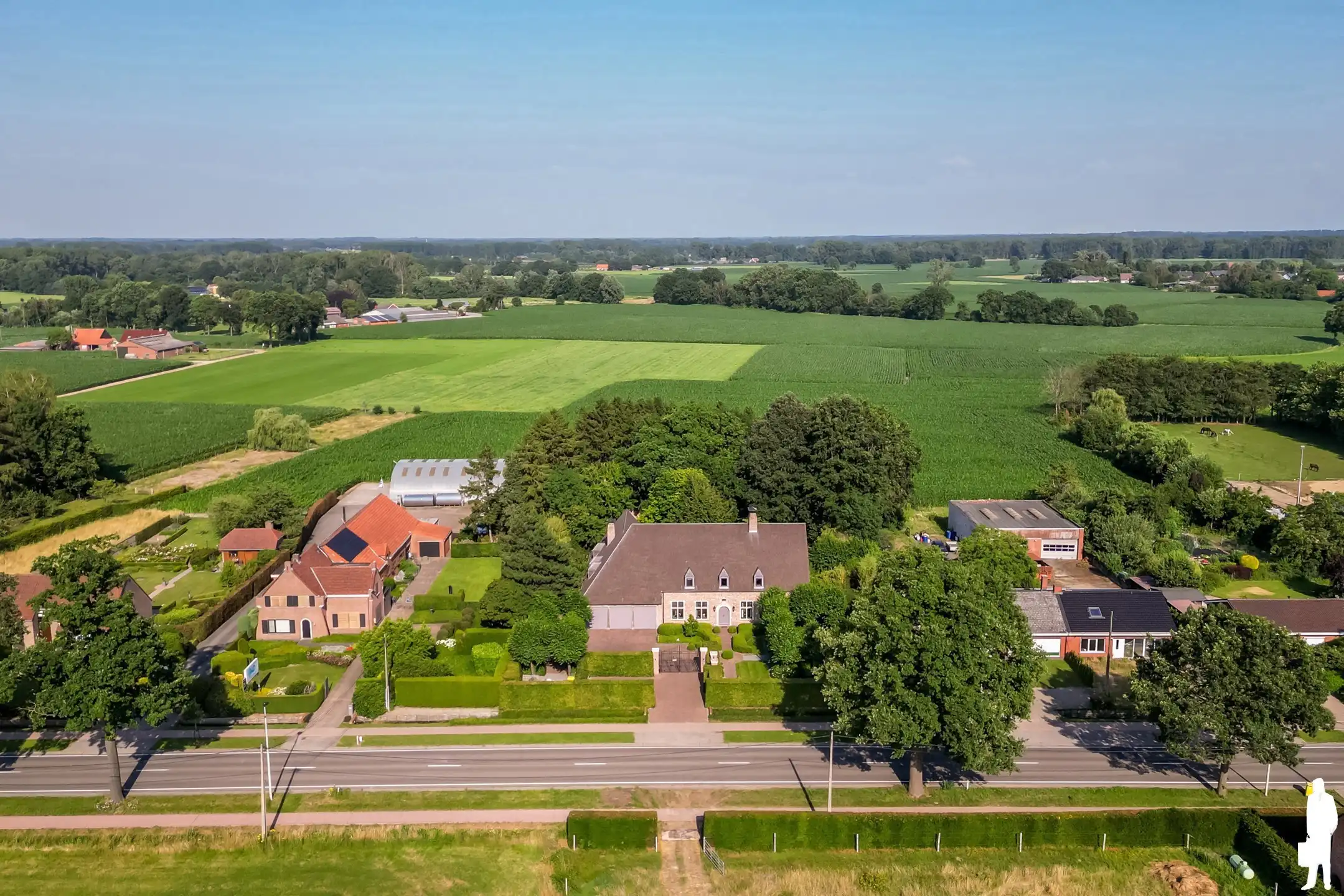 Prachtige villa met een bewoonbare oppervlakte van 512 m² foto 4