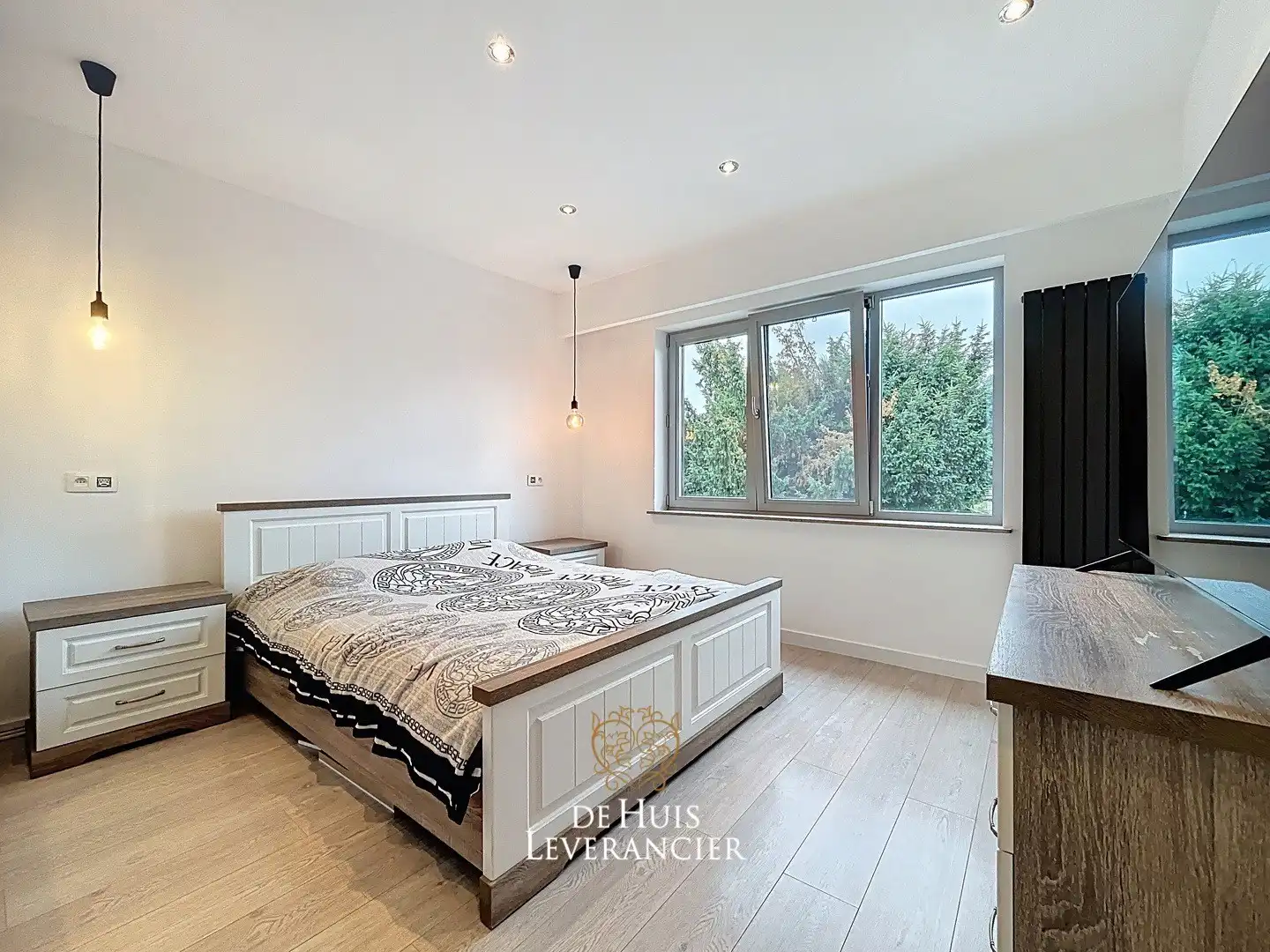 Trendy hi-tech appartement in hartje Edegem te koop foto 10