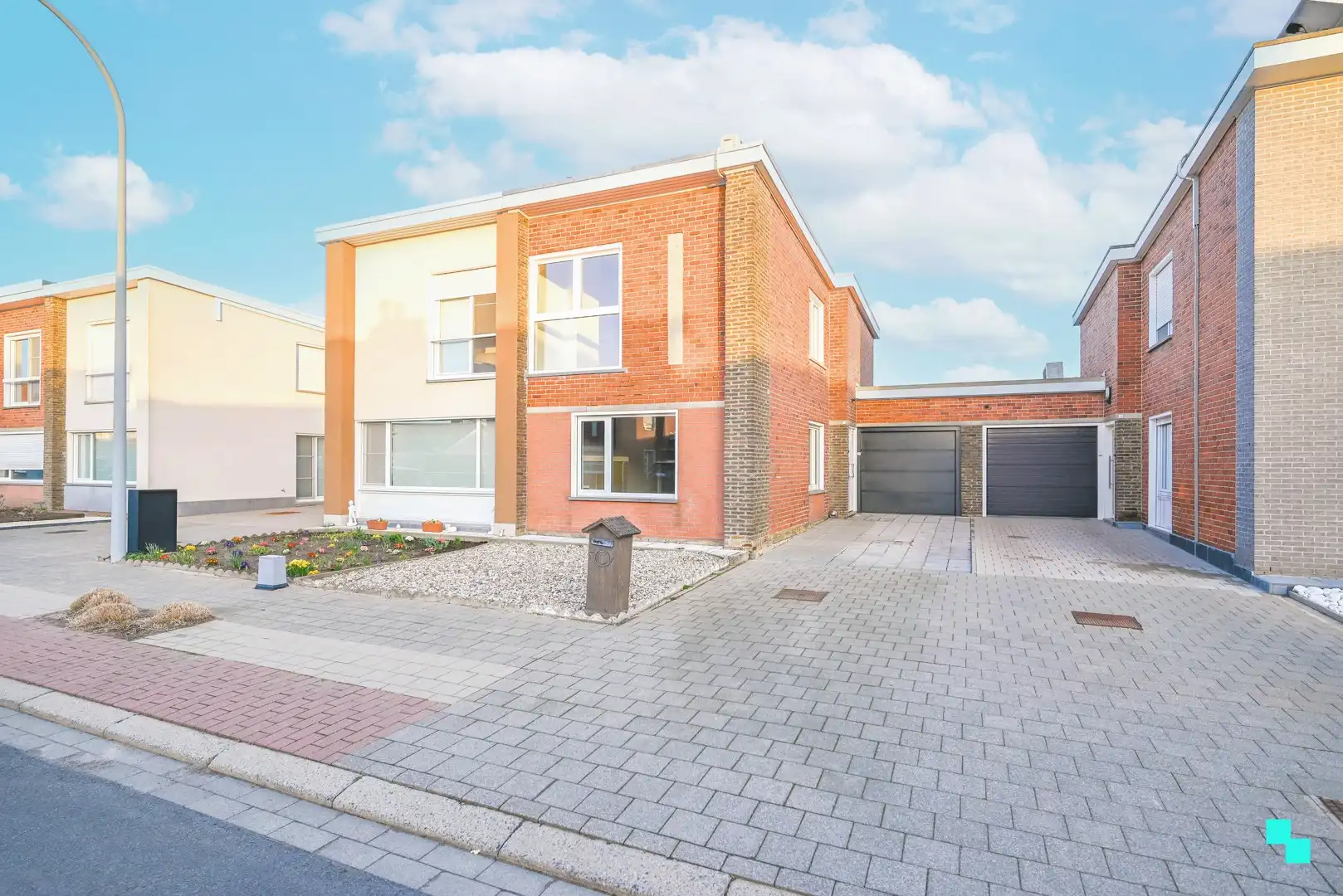 Ééngezinswoning in het hartje van Oostrozebeke foto 3