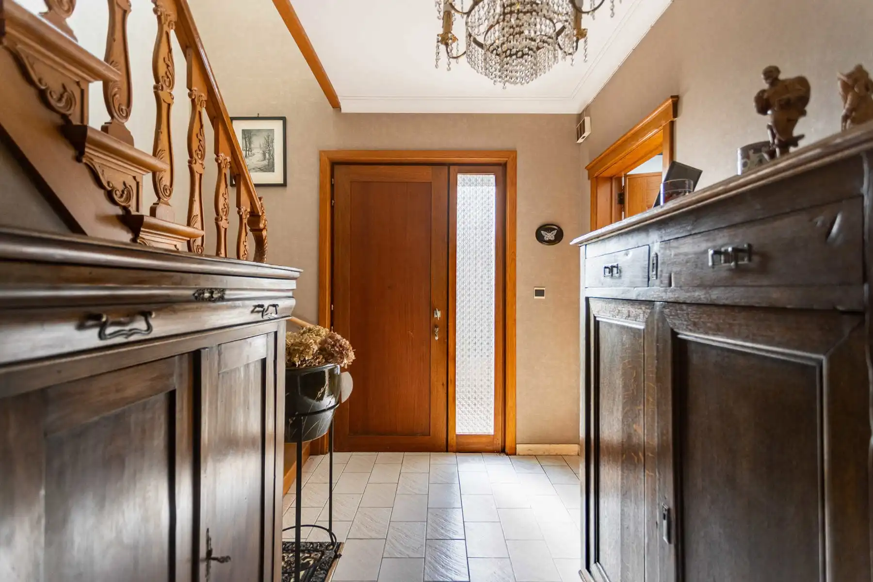Ruime open bebouwing met 5 slaapkamers op toplocatie! foto 2