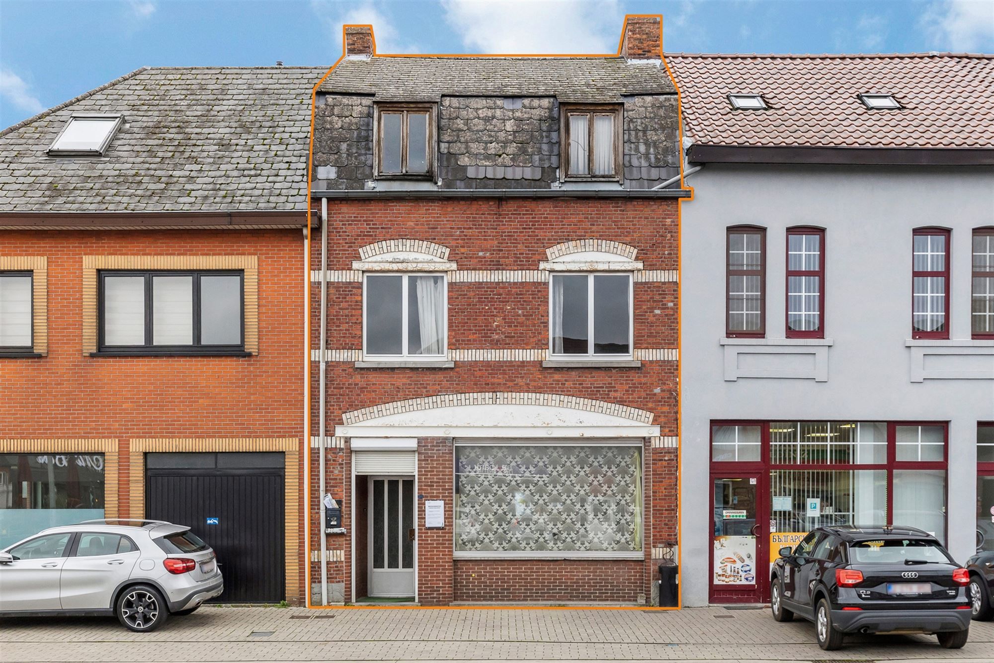 Hoofdfoto van de publicatie: TE RENOVEREN WONING MET TUIN OP CENTRALE LIGGING TE BERINGEN
